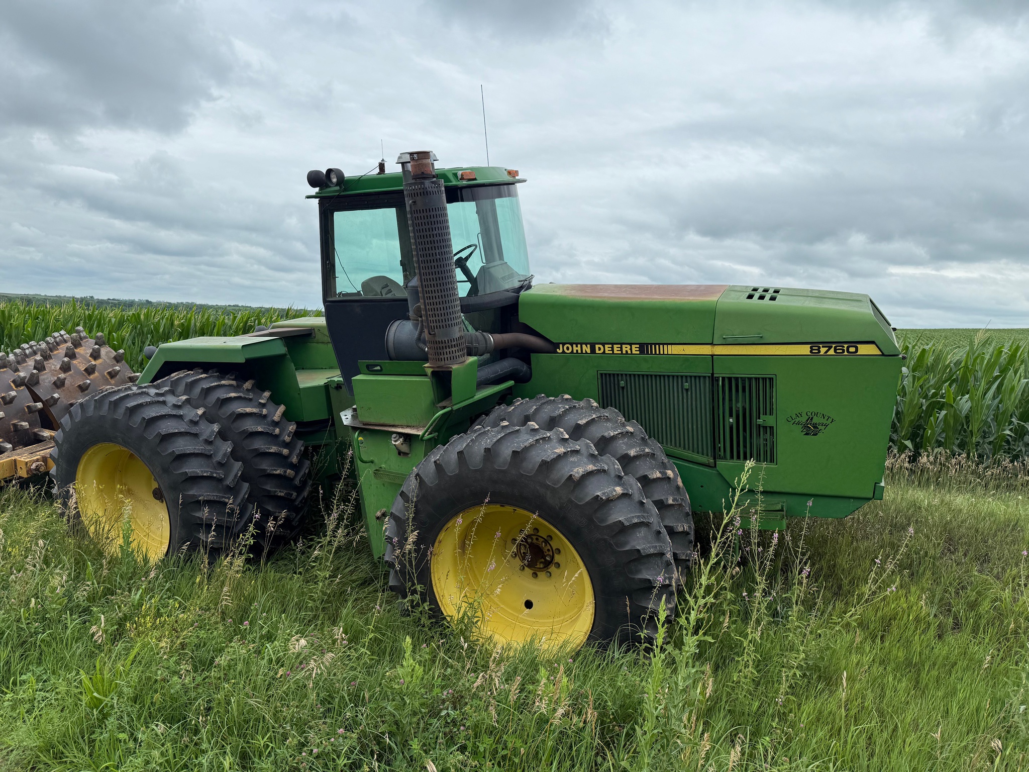 1990 John Deere 8760 Image 1