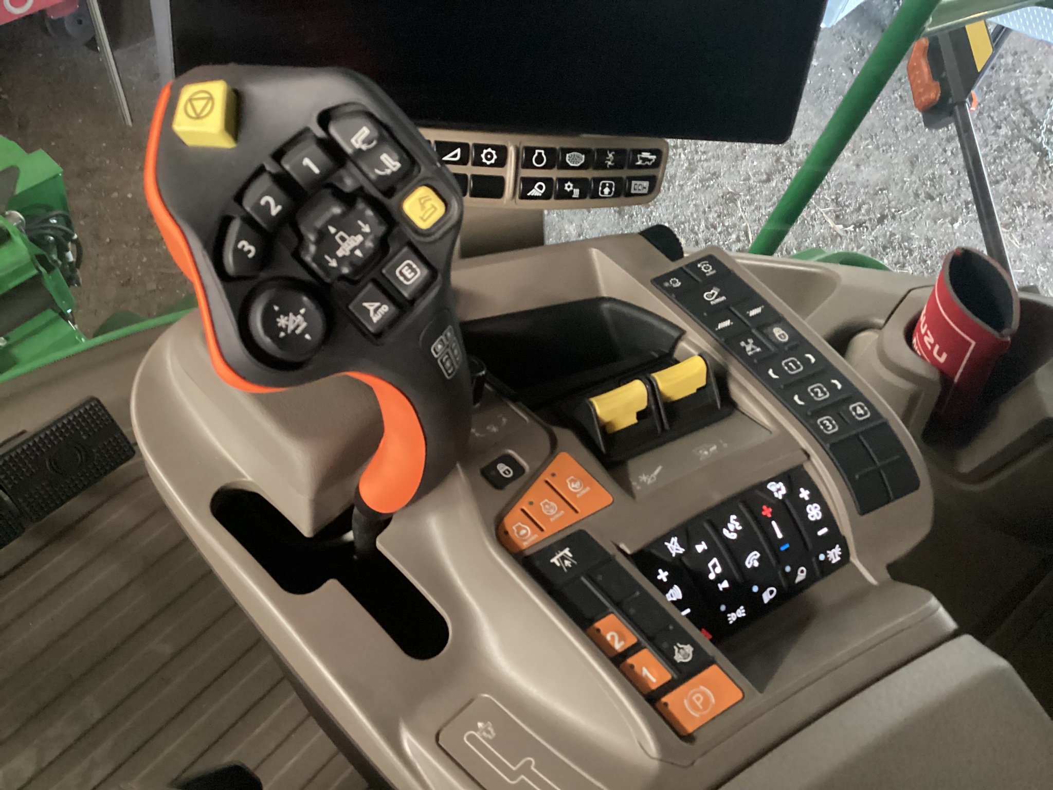 2025 John Deere S7 700 Image 7