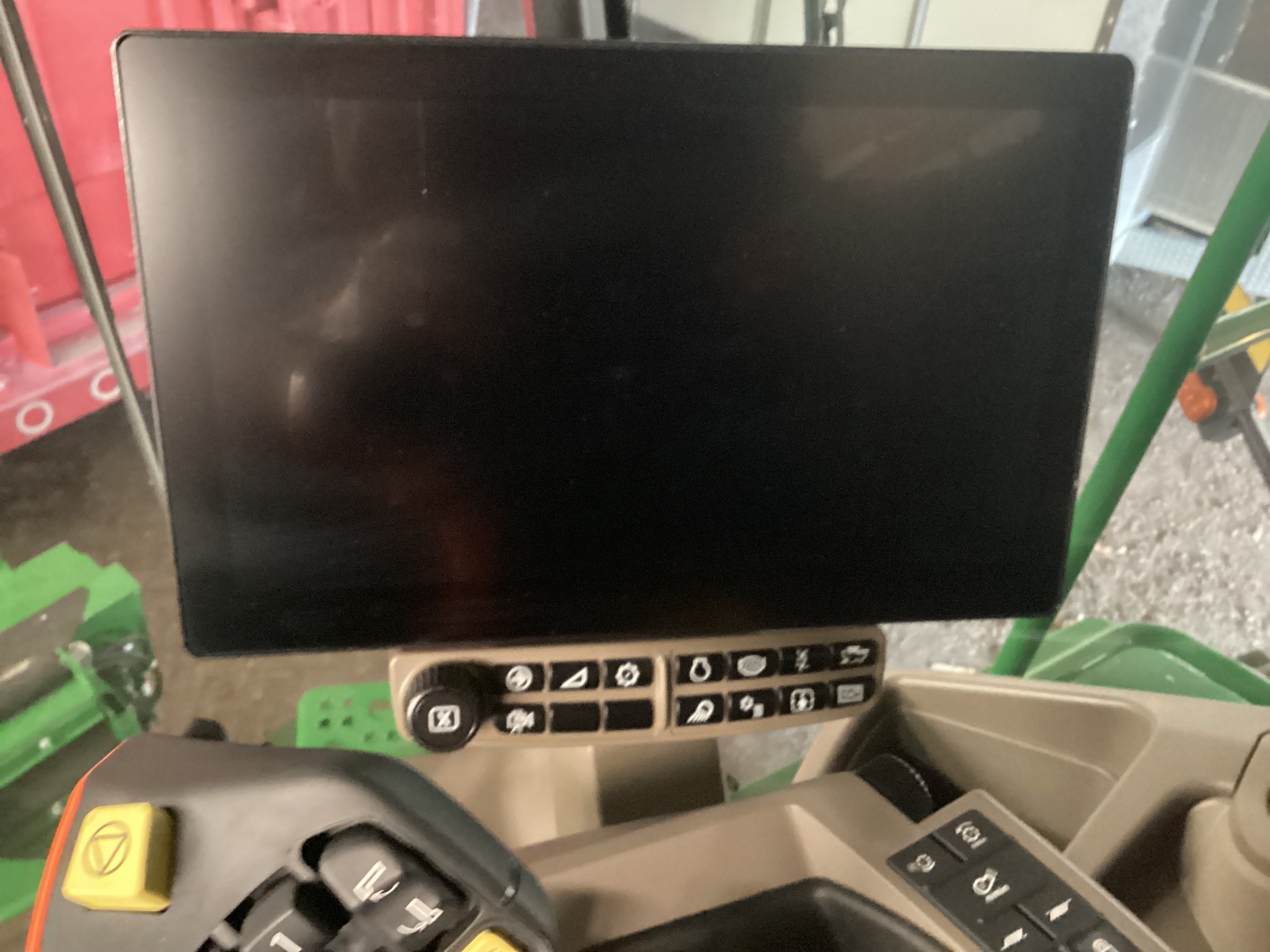 2025 John Deere S7 700 Image 14