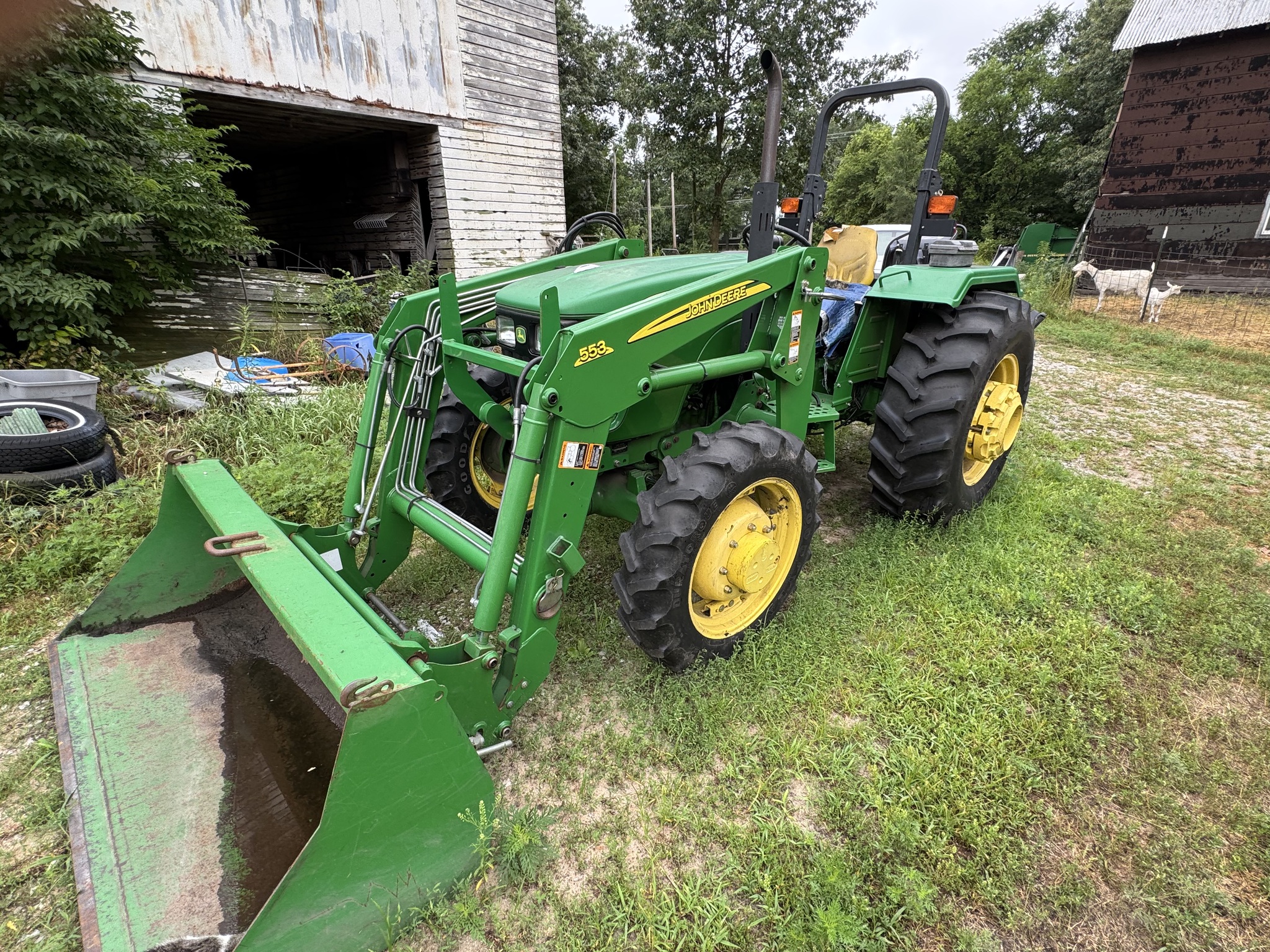 2010 John Deere 5065E Image 4