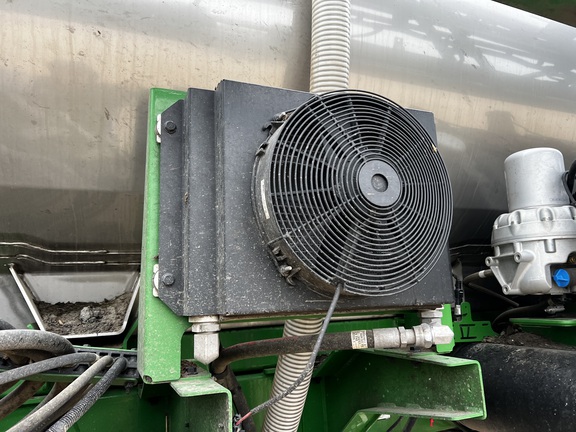 2024 John Deere 616R - Photo23