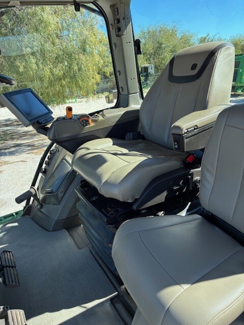 2023 John Deere 8R 340 Image 11