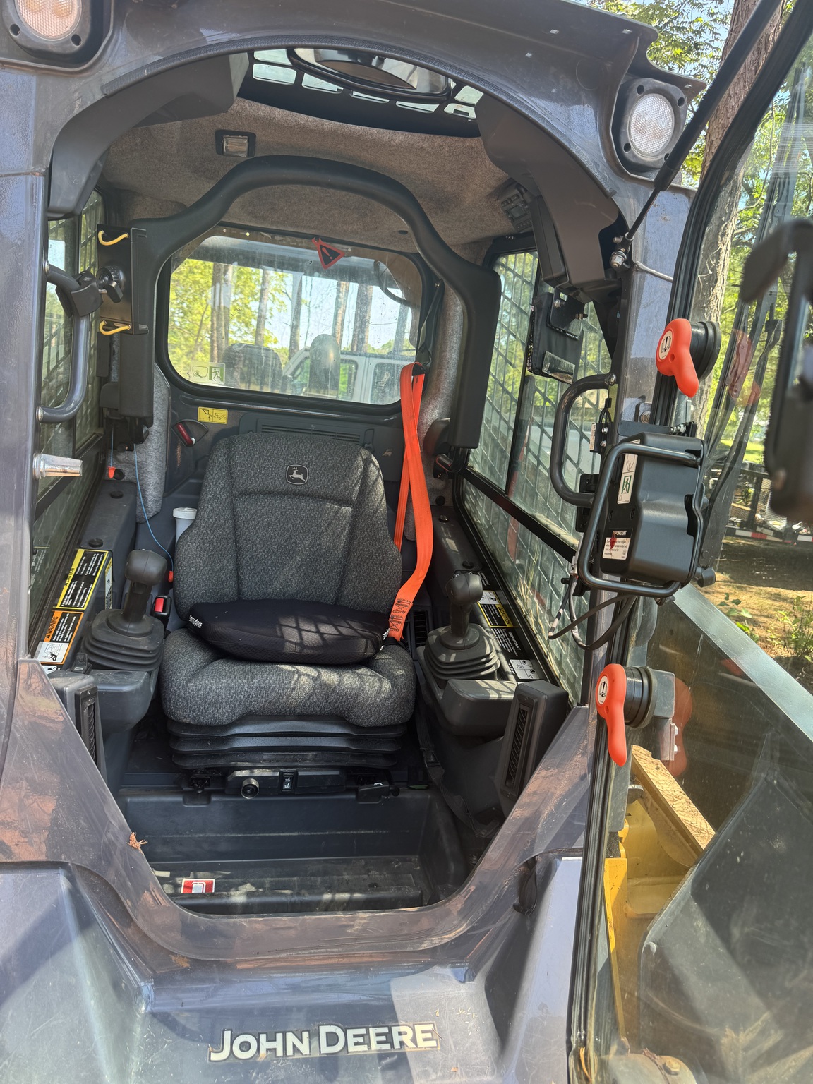 2024 John Deere 331G Image 4