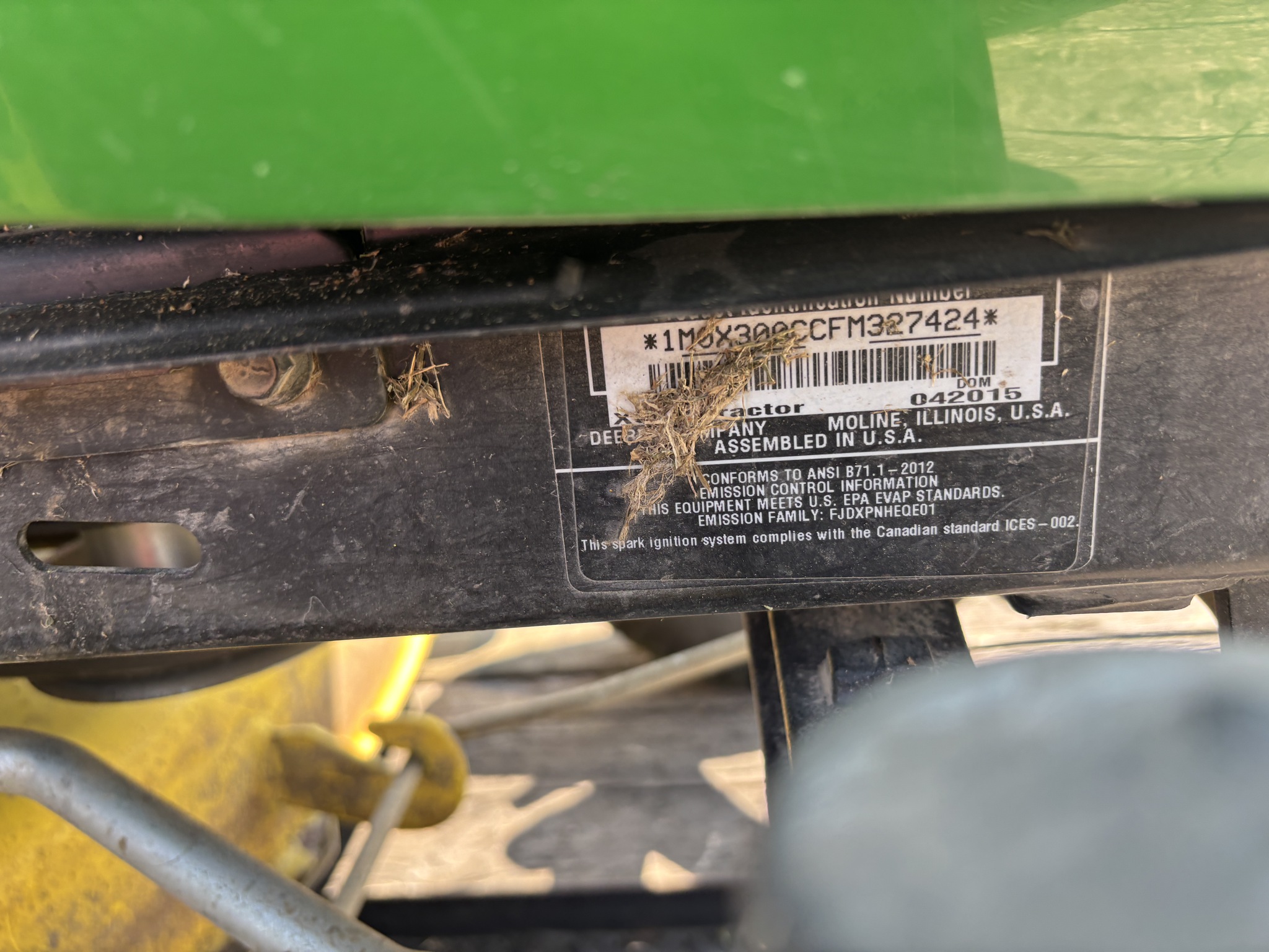 2015 John Deere X300 Image 4