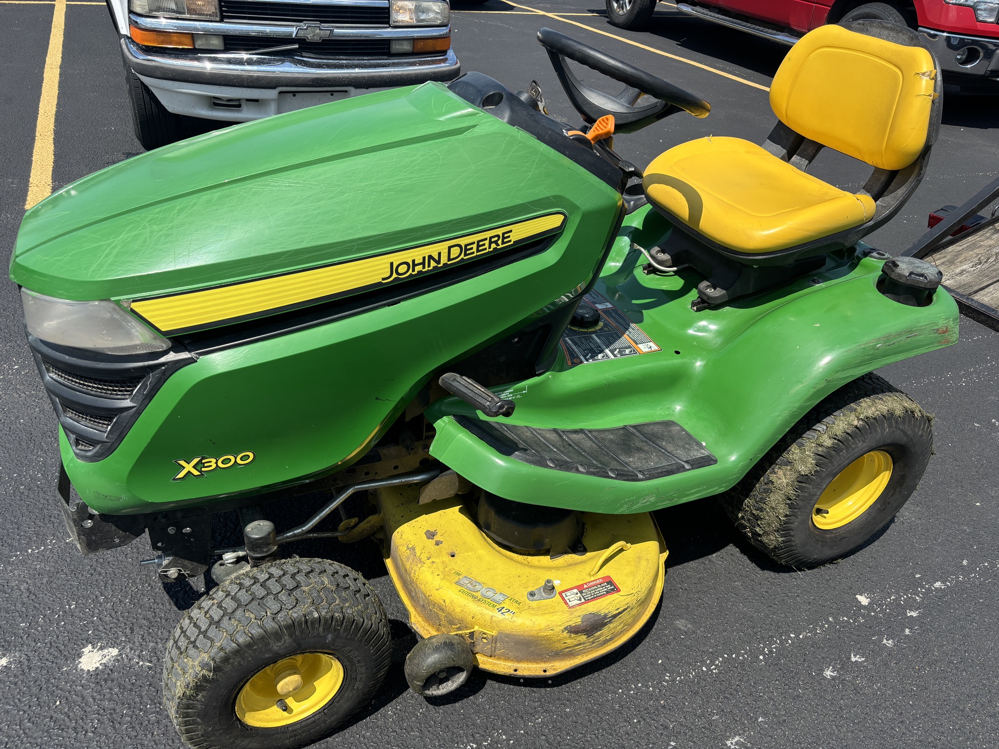 2015 John Deere X300 Image 3
