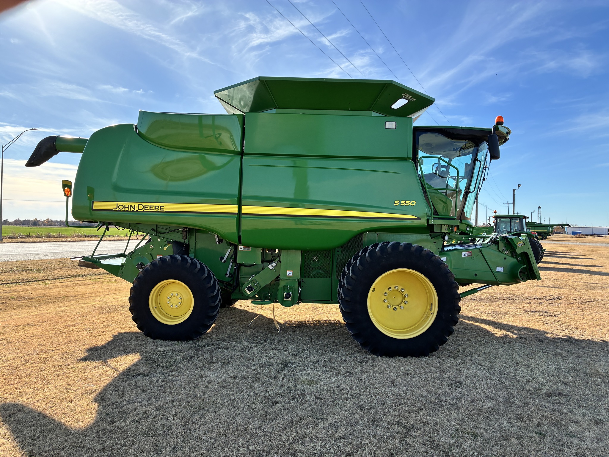 2013 John Deere S550 Image 4