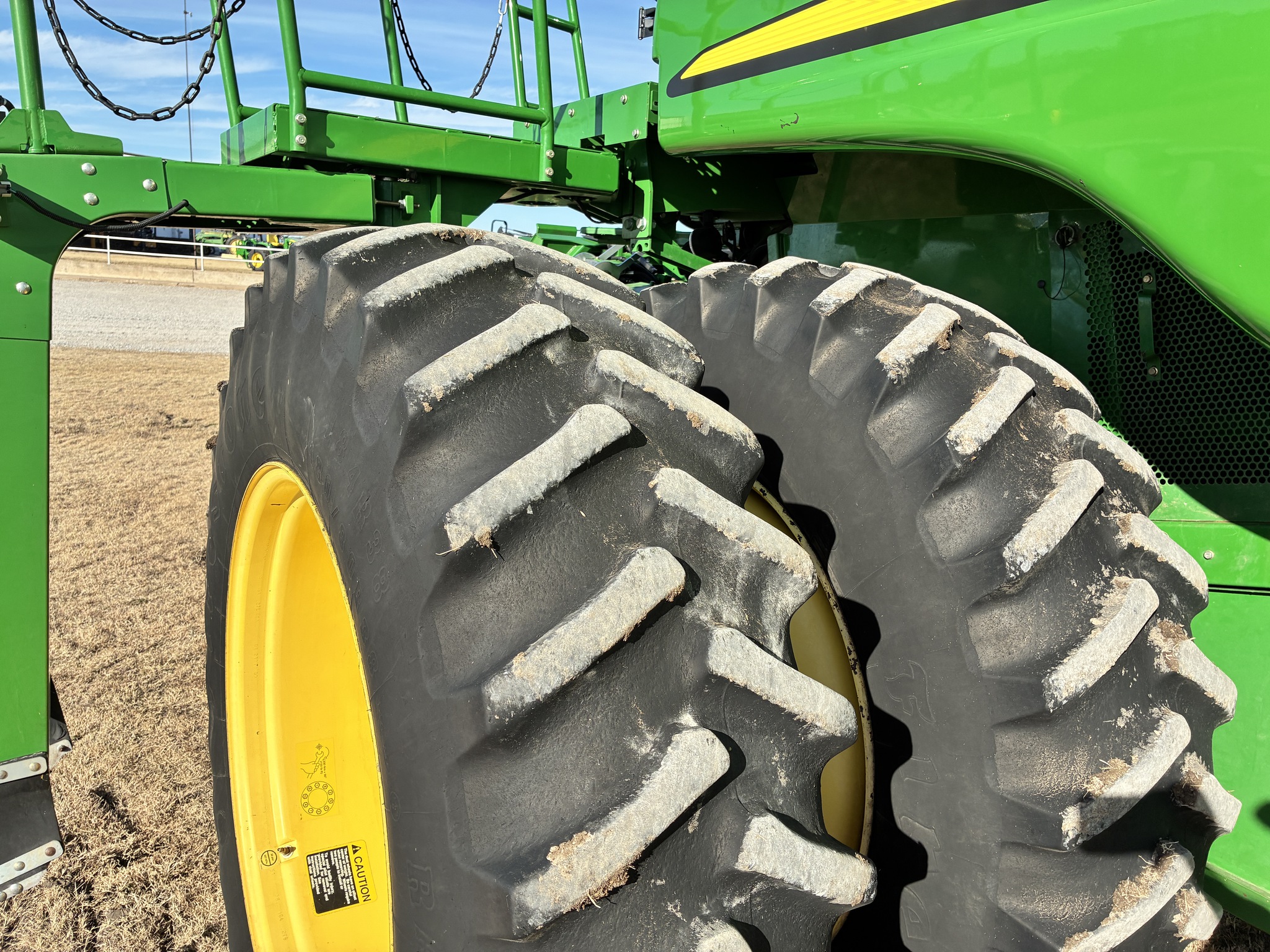 2013 John Deere S550 Image 9