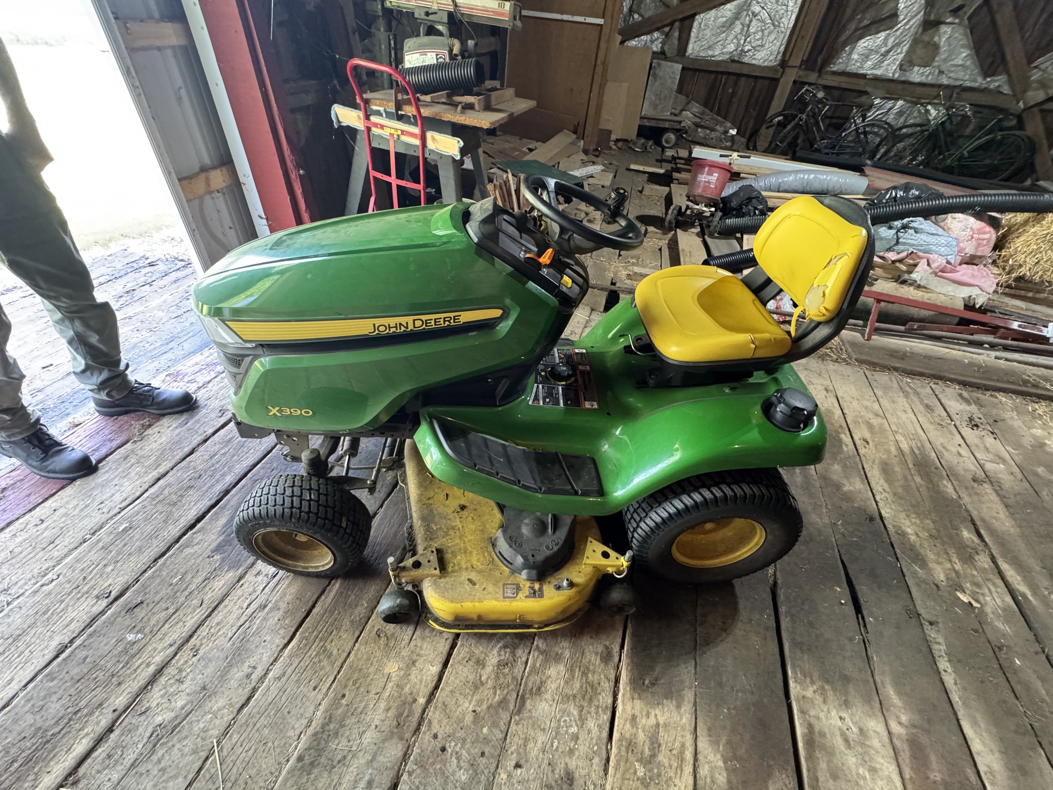 2017 John Deere X390 Image 3
