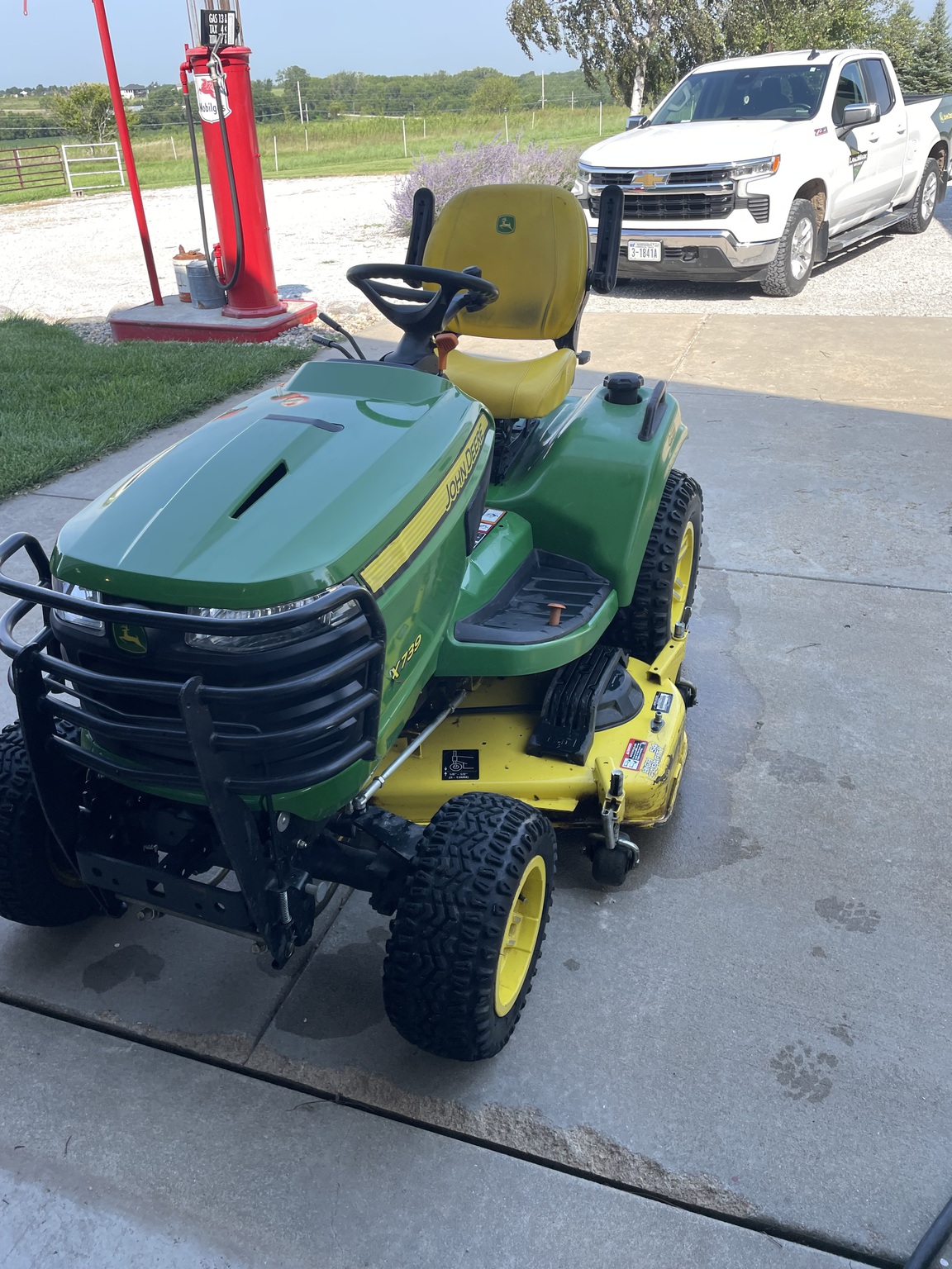 2021 John Deere X739 Image 1