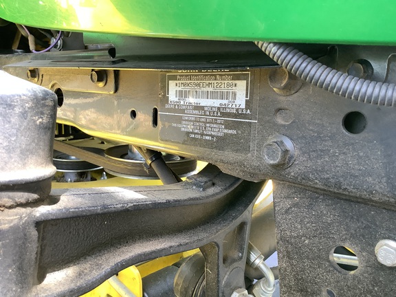Photo of 2017 John Deere X590