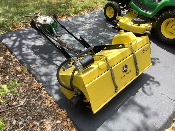 Photo of 2017 John Deere X590