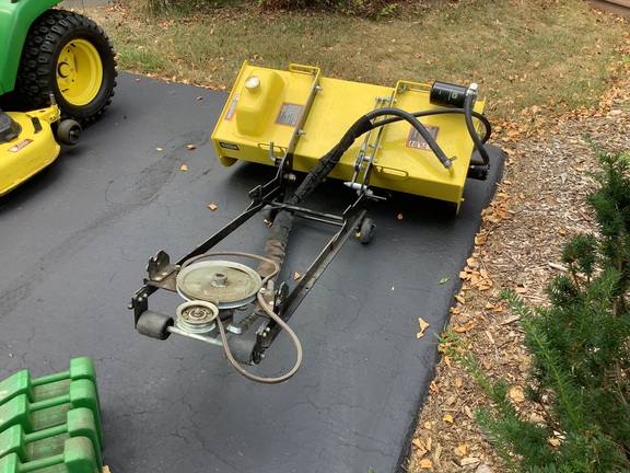 Photo of 2017 John Deere X590