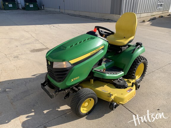 Photo of 2017 John Deere X590