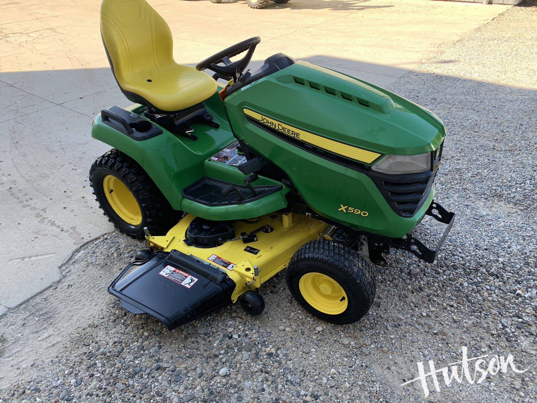 2017 John Deere X590