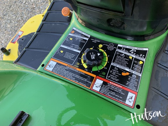 Photo of 2017 John Deere X590