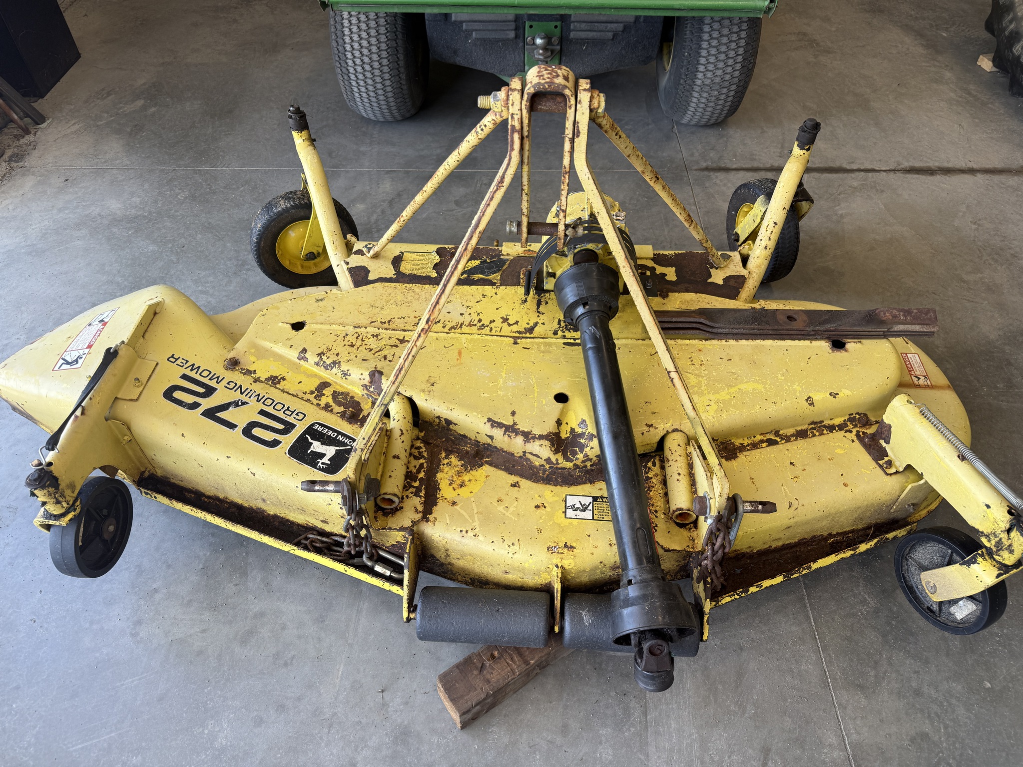1989 John Deere 272 Image 2