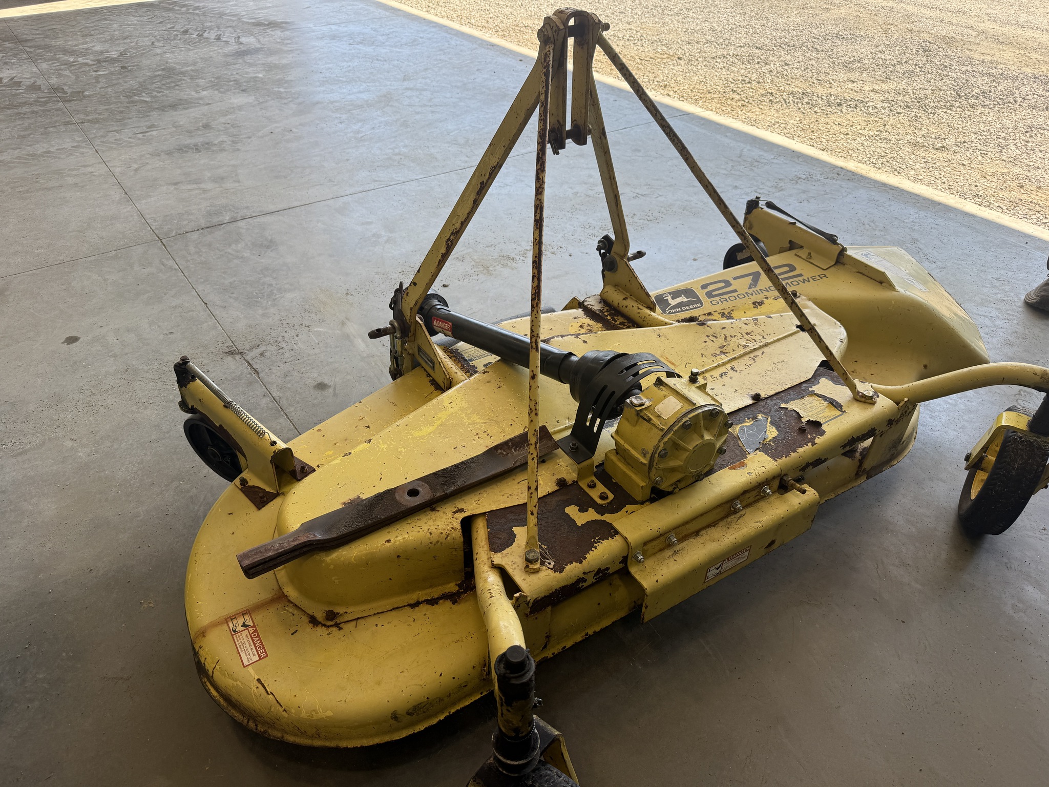 1989 John Deere 272 Image 3