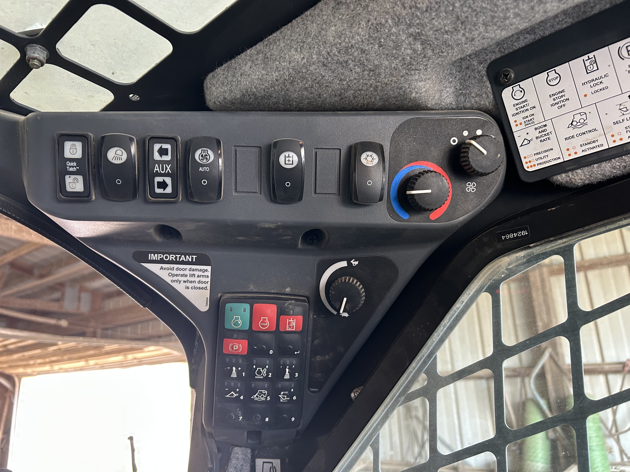 2023 John Deere 331G Image 7