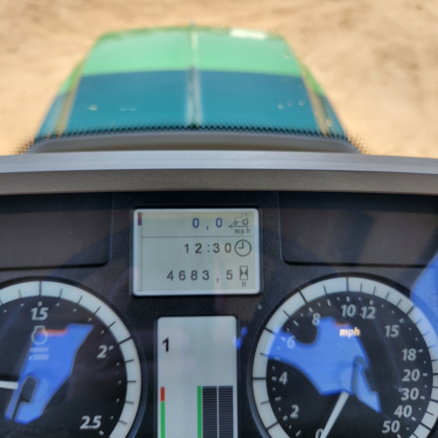 2018 John Deere 6130M Image 12