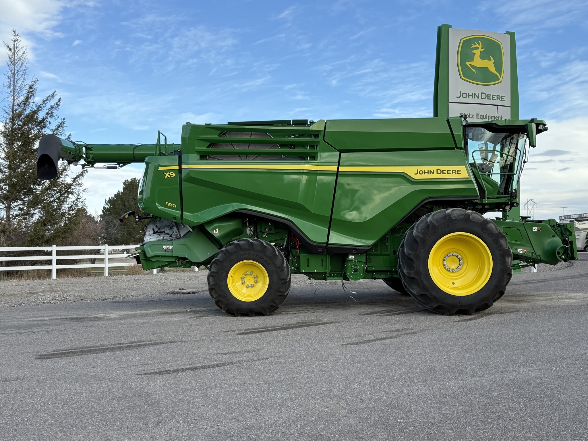 2023 John Deere X9 1100 Image 6