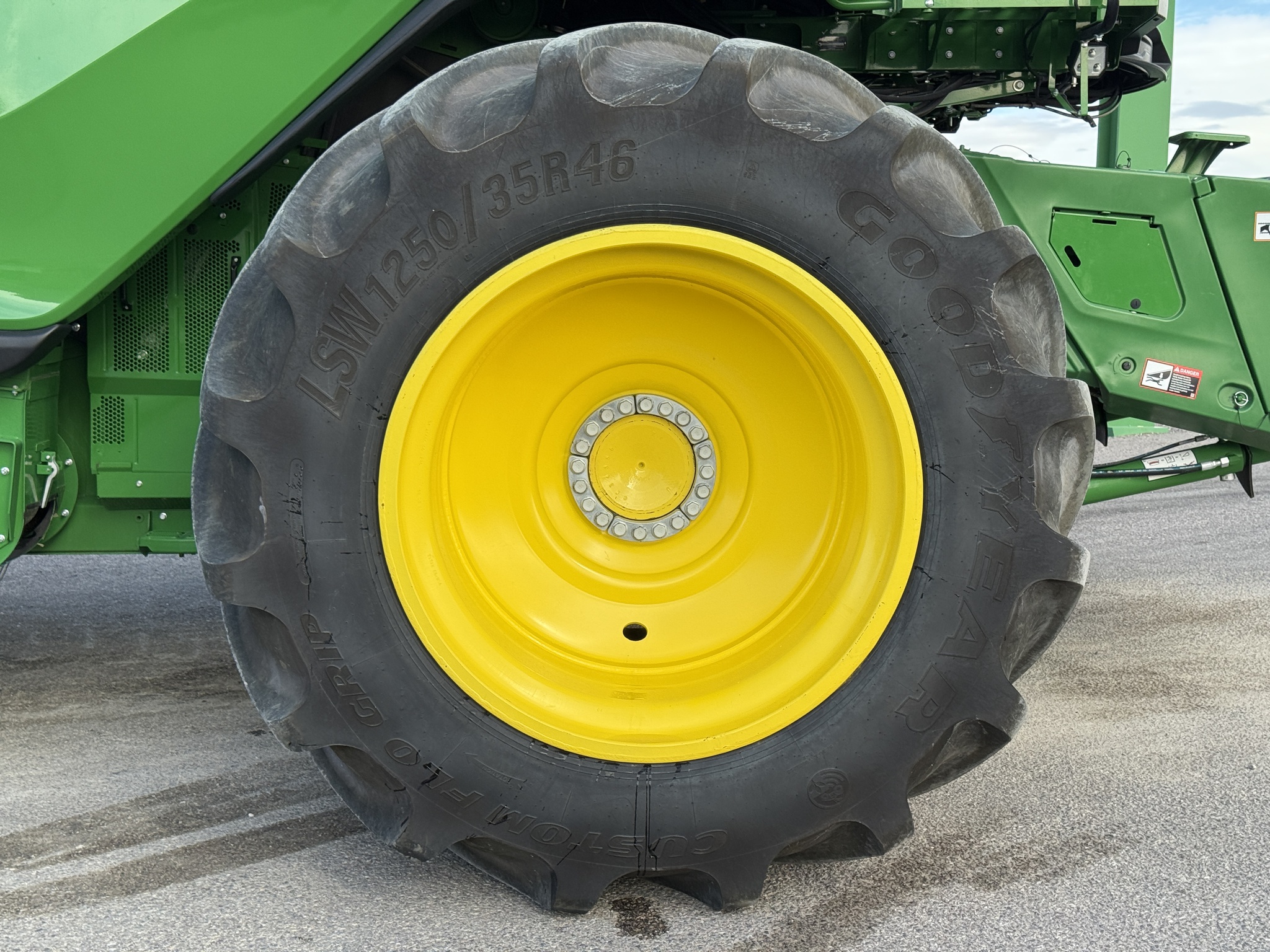 2023 John Deere X9 1100 Image 40
