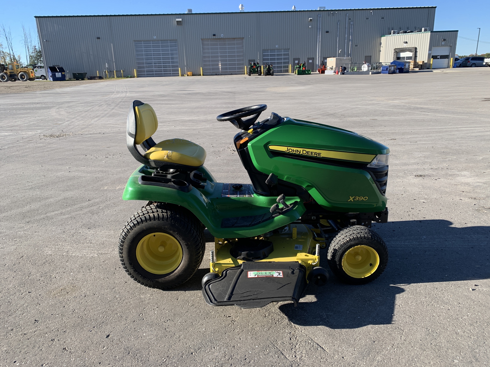 2018 John Deere X390 Image 3