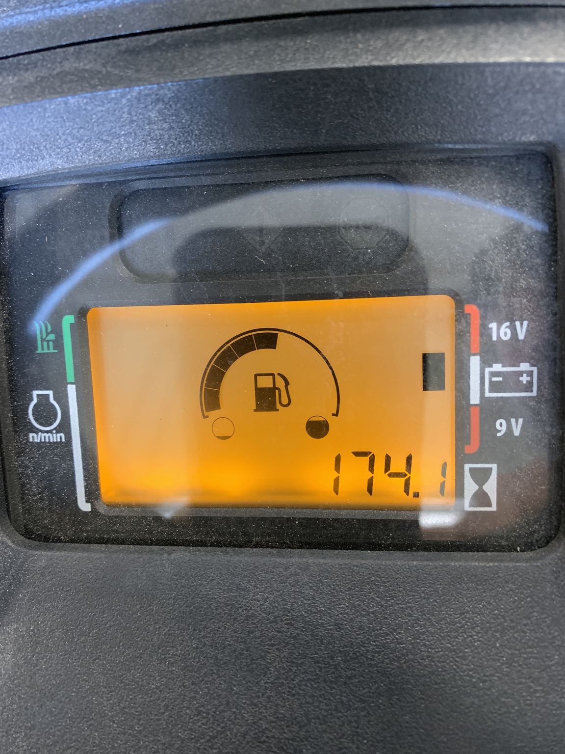 2018 John Deere X390 Image 6