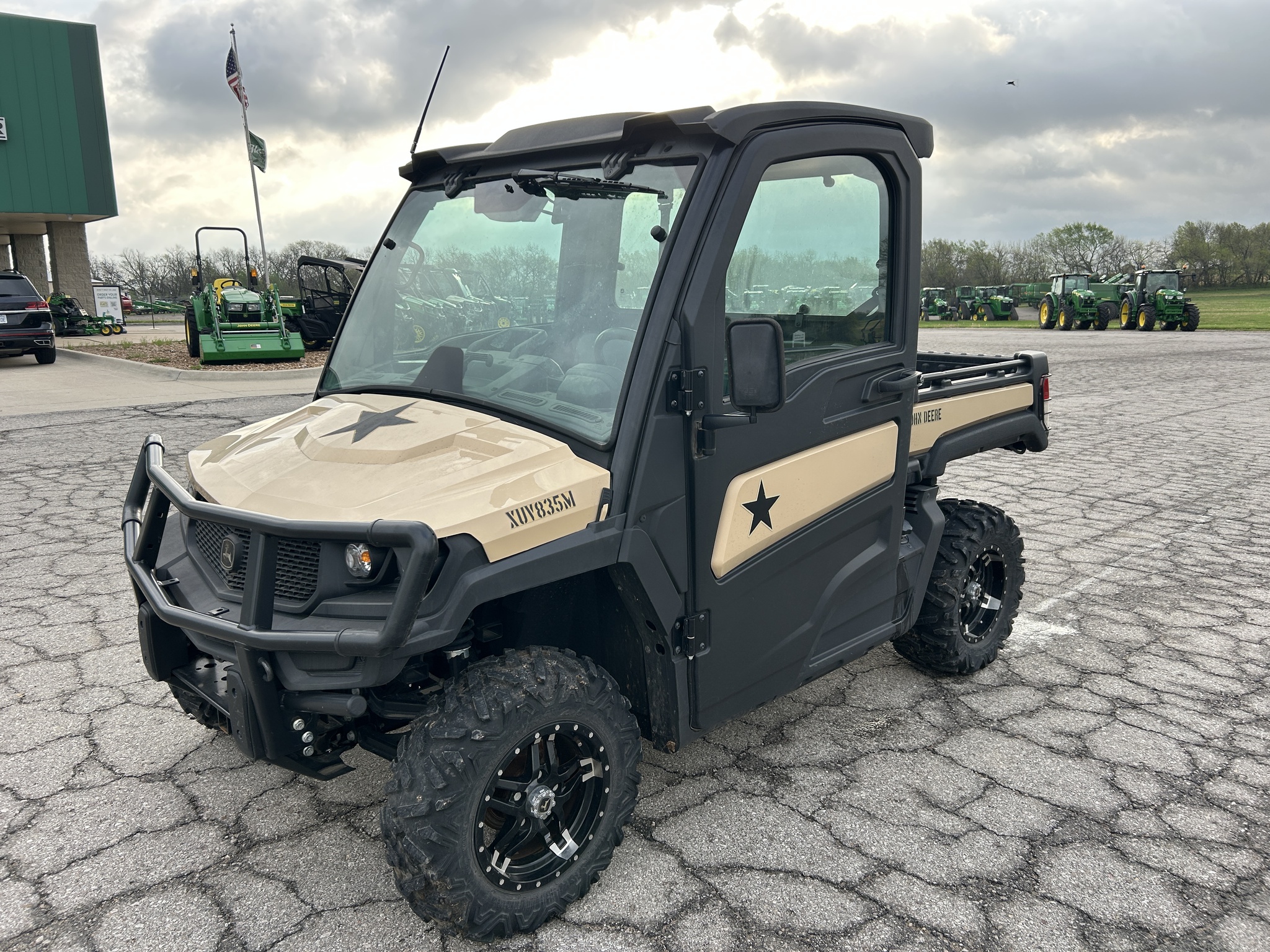  2022 John Deere XUV 835M at Heritage Tractor in Baldwin City, KS