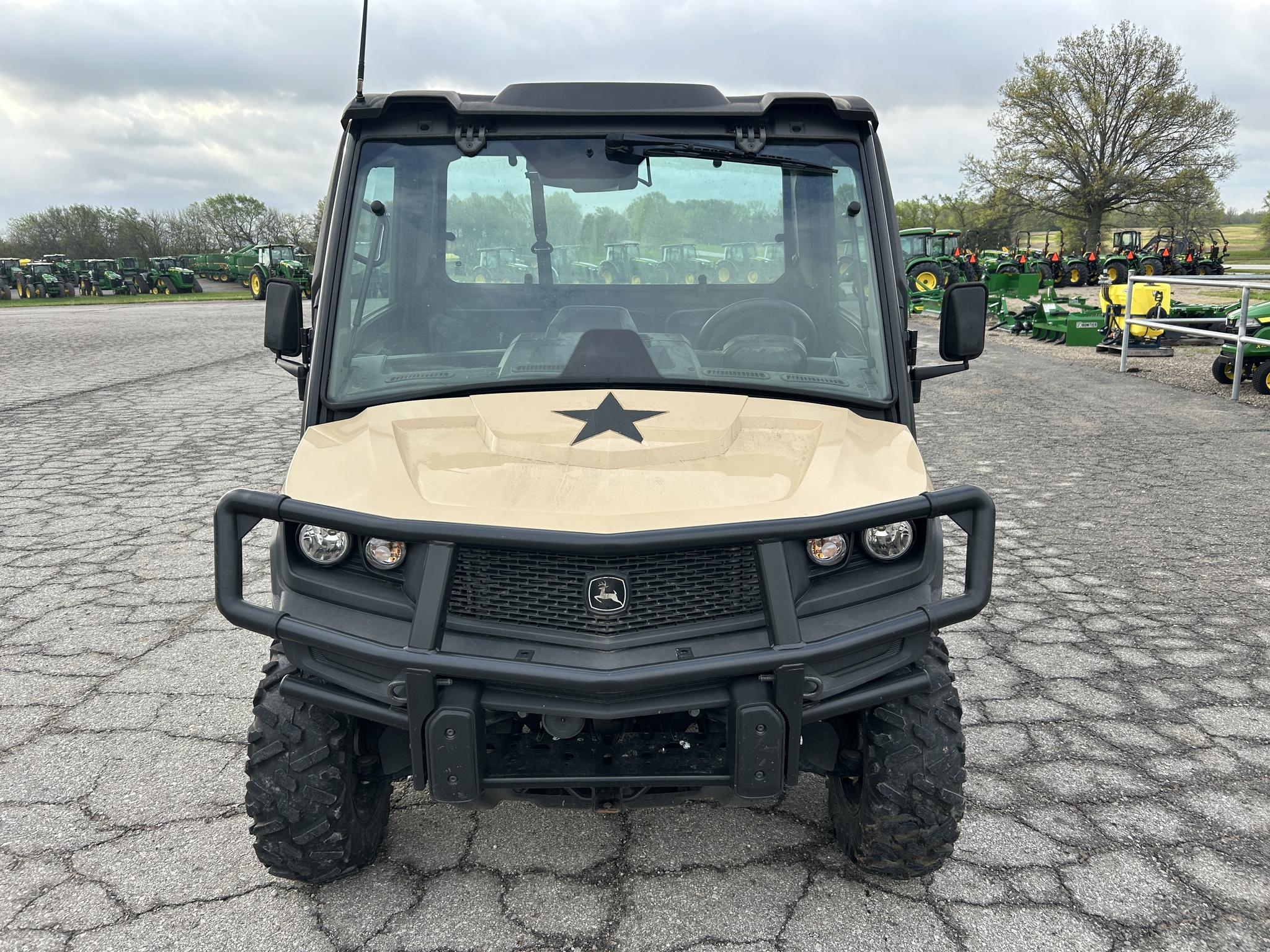  2022 John Deere XUV 835M at Heritage Tractor in Baldwin City, KS
