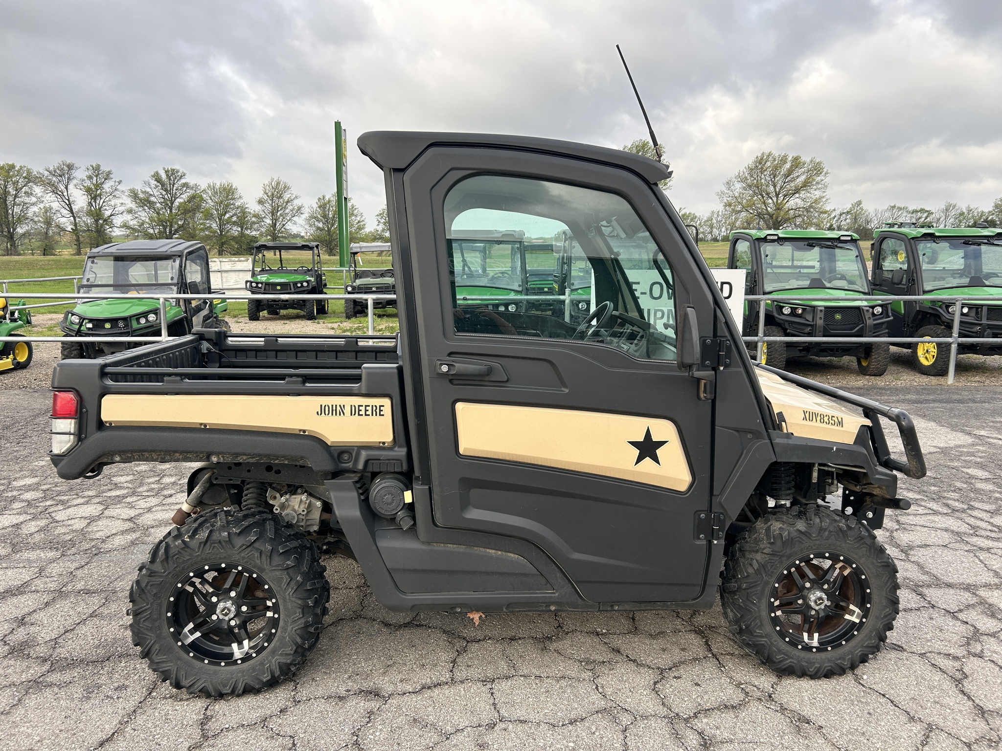  2022 John Deere XUV 835M at Heritage Tractor in Baldwin City, KS