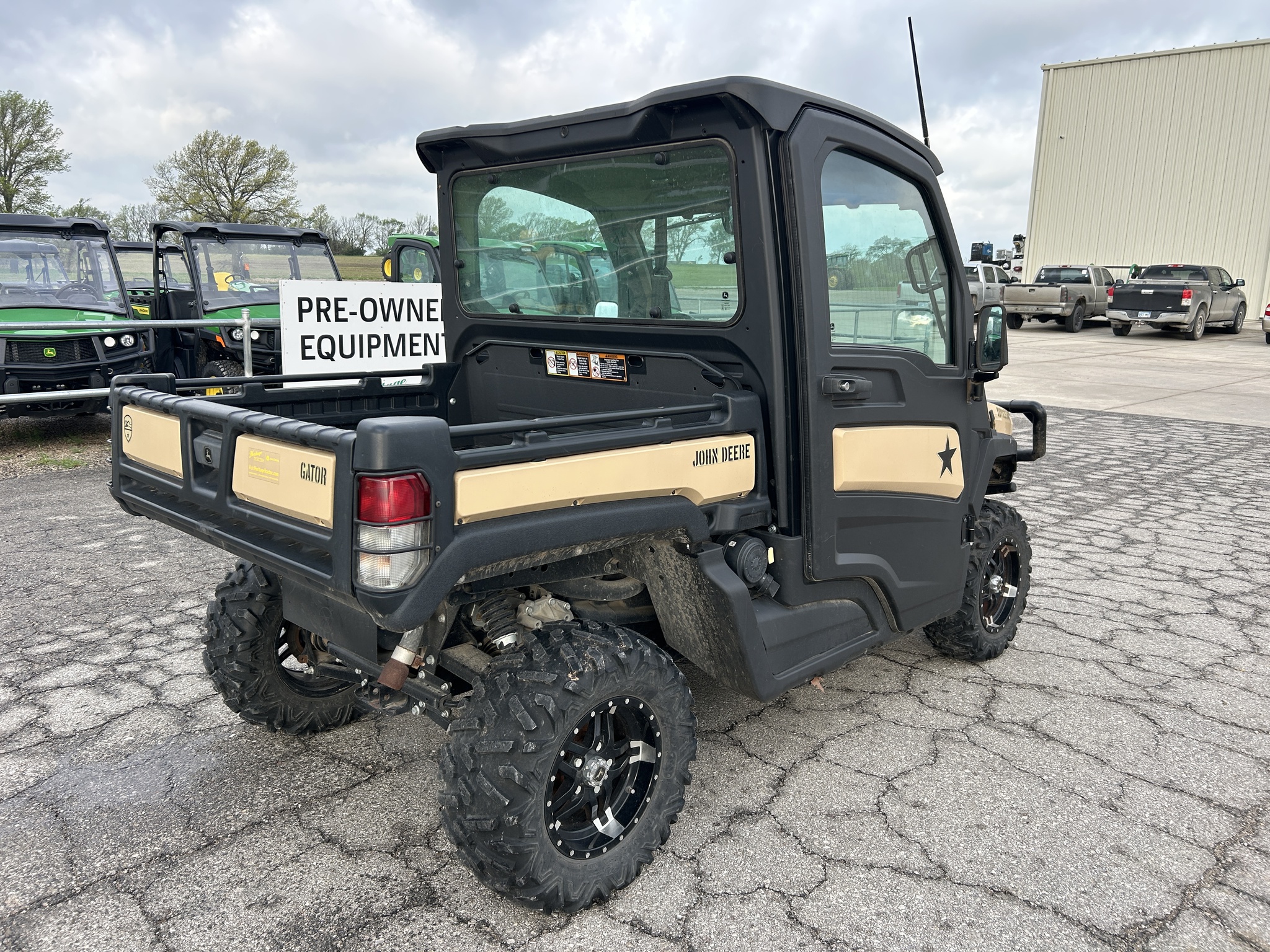  2022 John Deere XUV 835M at Heritage Tractor in Baldwin City, KS