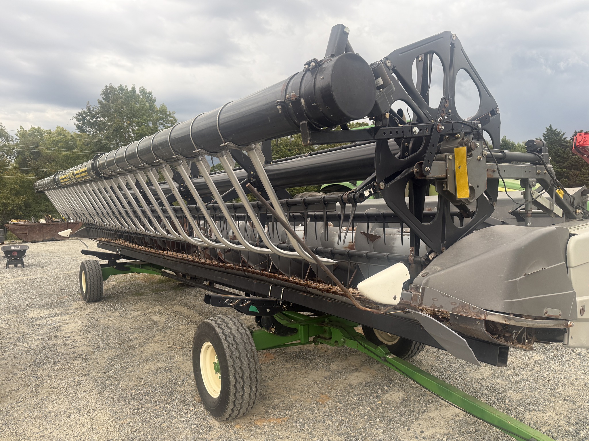 2010 Gleaner 8200 Image 1