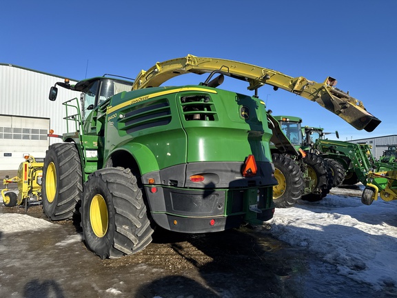 Used 2018 John Deere 8400 Self Propelled Forage Harvesters at Horizon Ag & Turf in Lloydminster, AB - Photo5