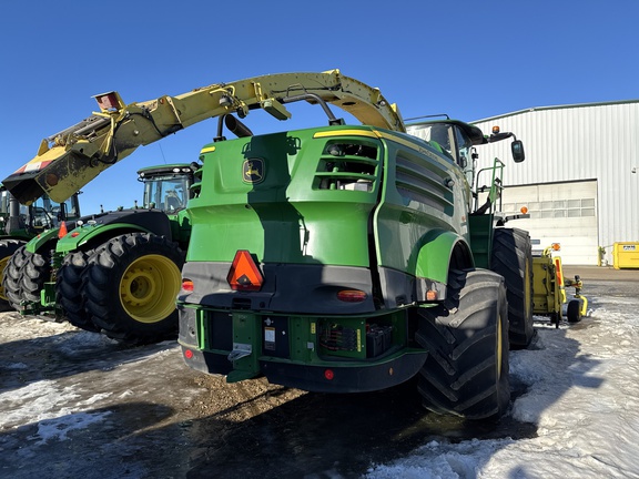 Used 2018 John Deere 8400 Self Propelled Forage Harvesters at Horizon Ag & Turf in Lloydminster, AB - Photo4