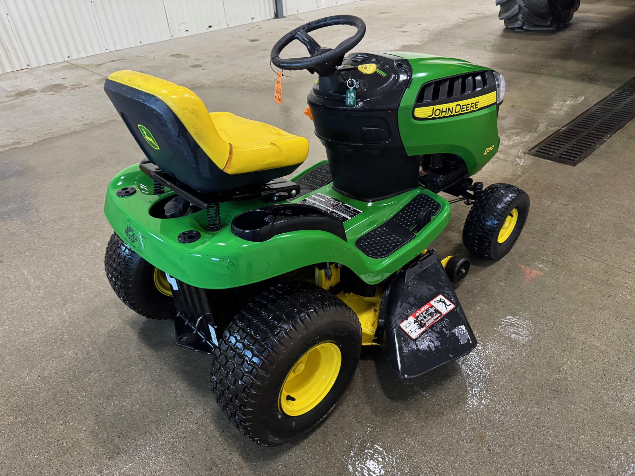 2012 John Deere D110 Image 5