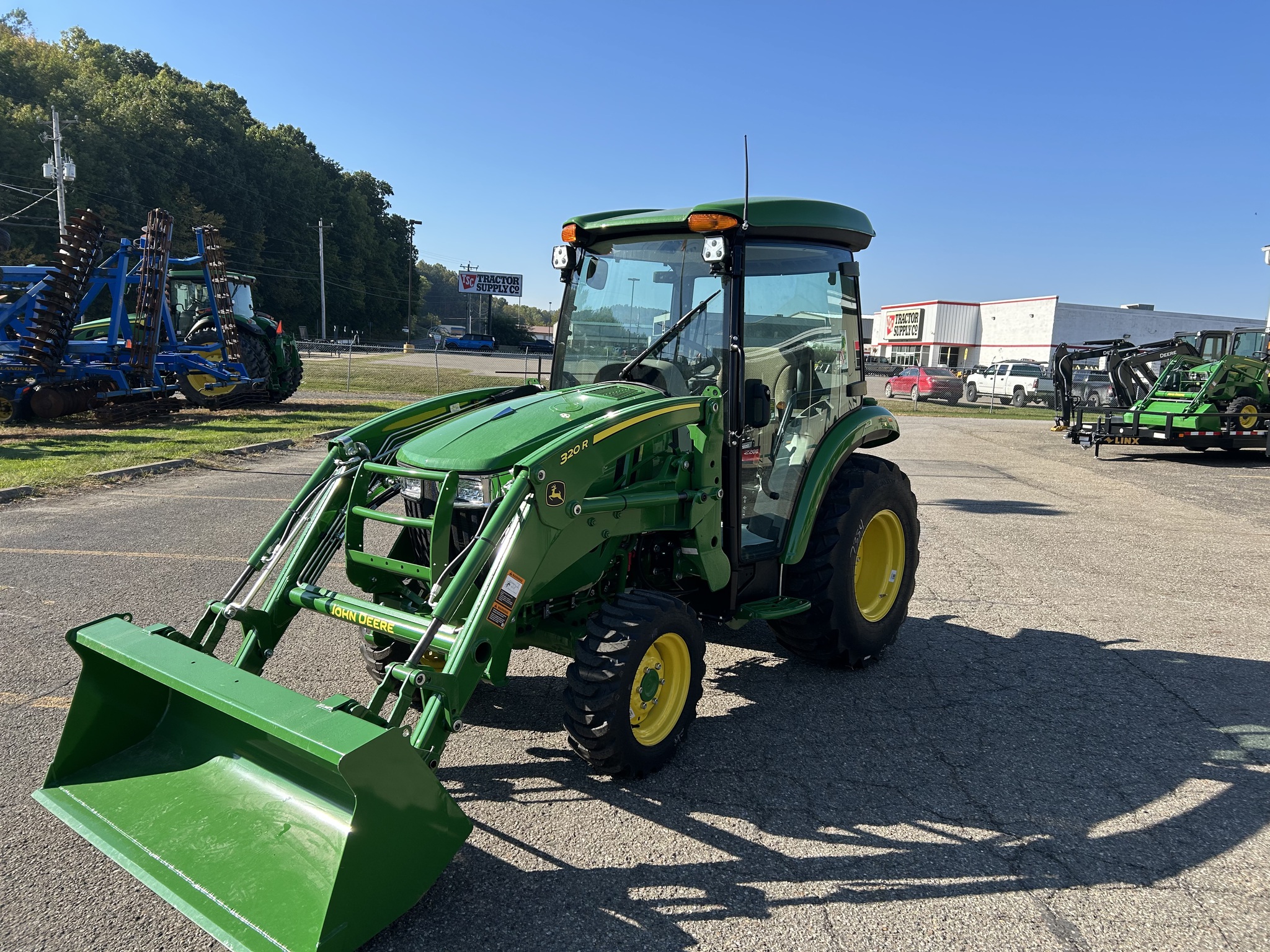 2025 John Deere 3033R Image 1