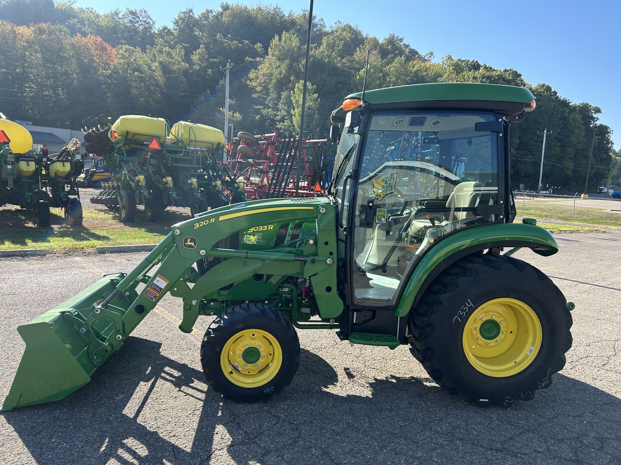 2025 John Deere 3033R Image 2
