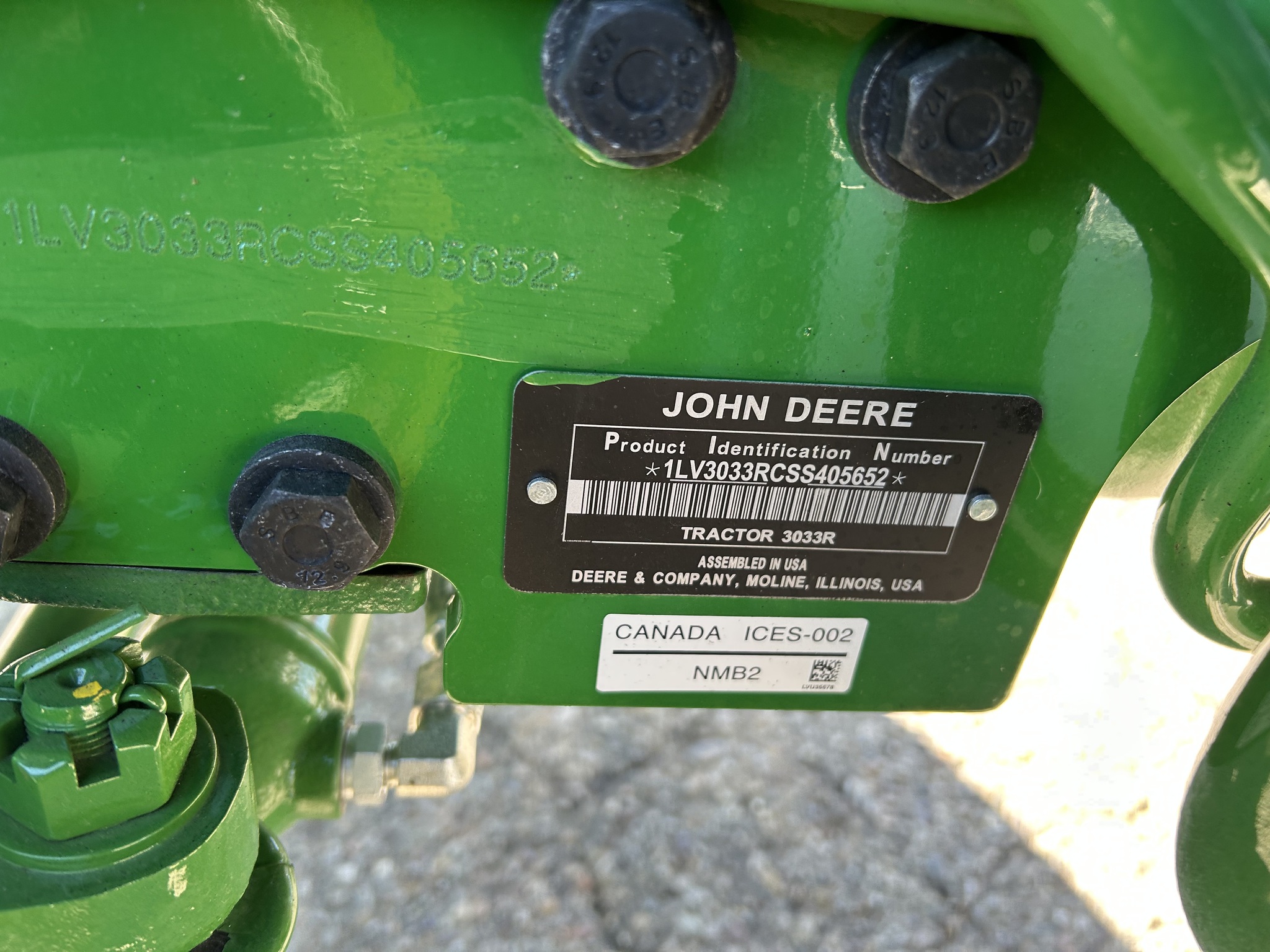 2025 John Deere 3033R Image 11