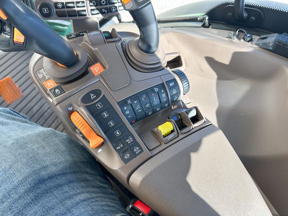 2024 John-Deere 6R 130