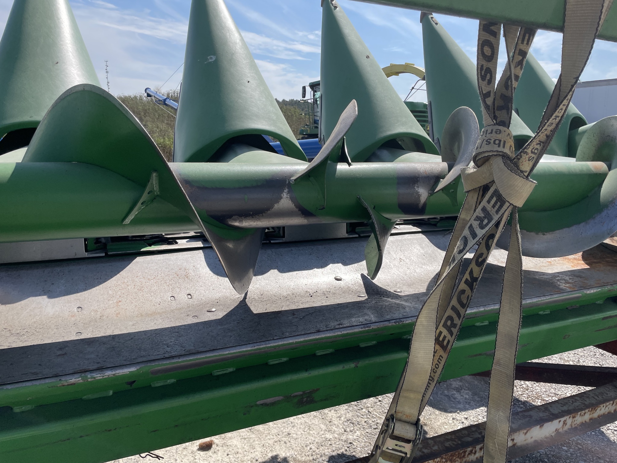 2010 John Deere 606C Image 7