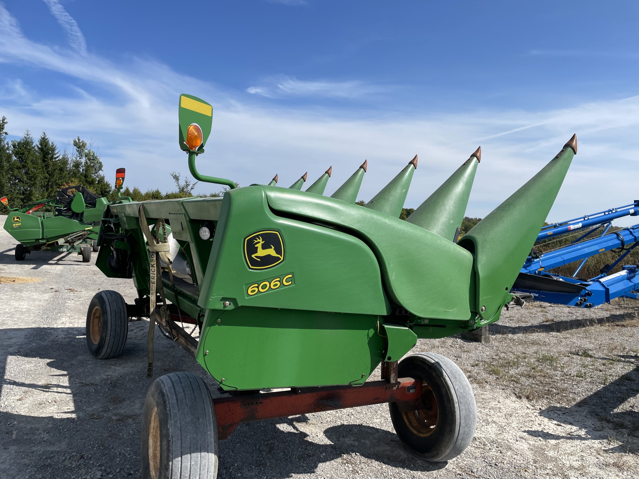 2010 John Deere 606C Image 2