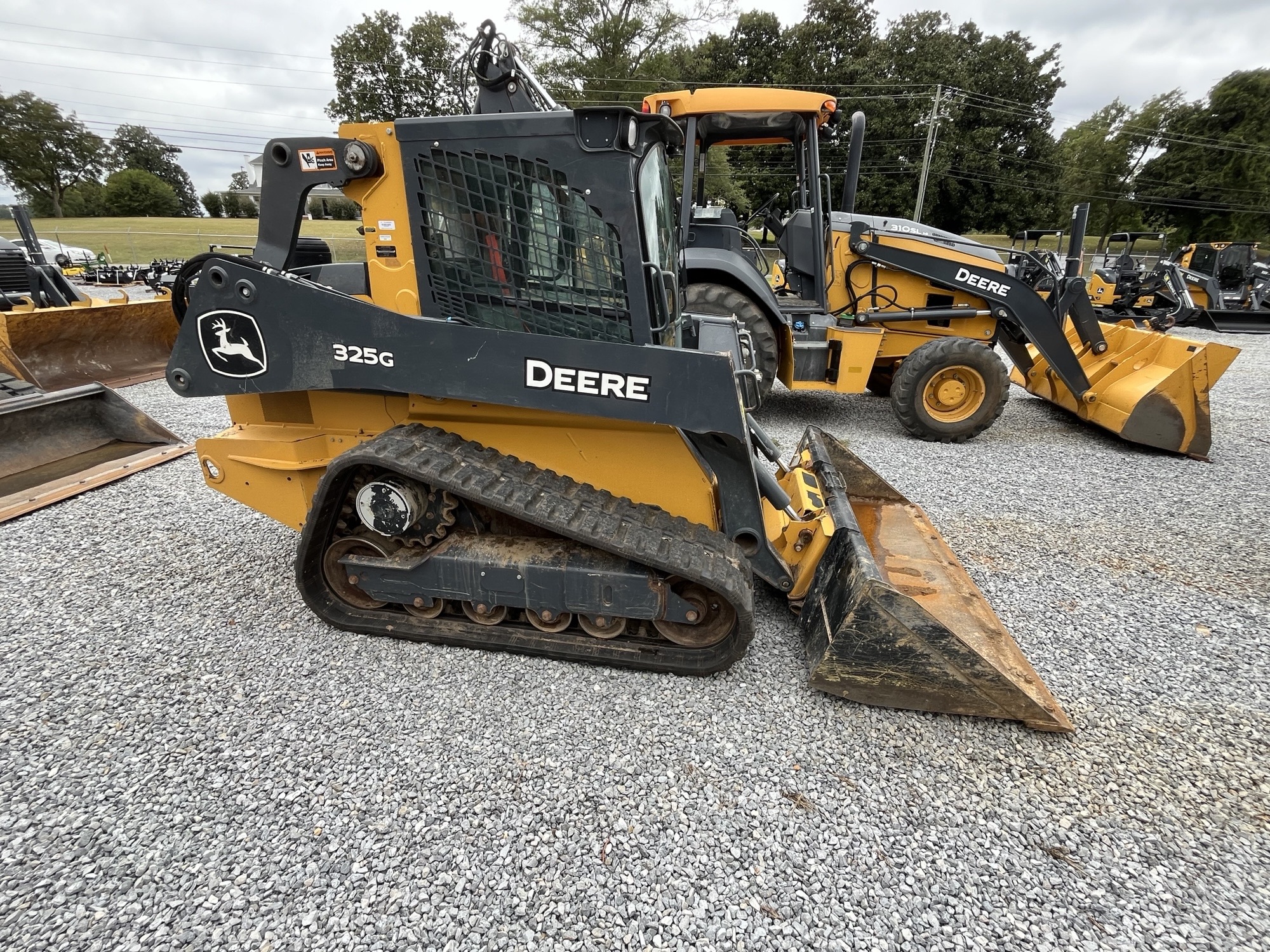 2022 John Deere 325G Image 2