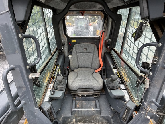 2022 John Deere 325G-8