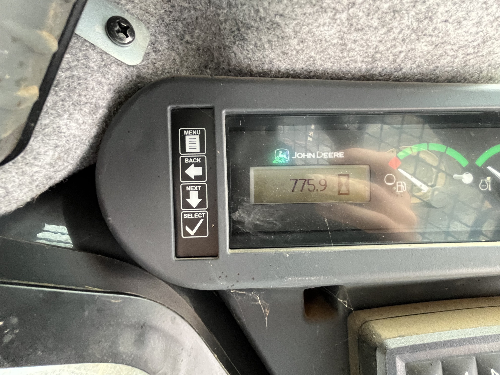 2022 John Deere 325G Image 9