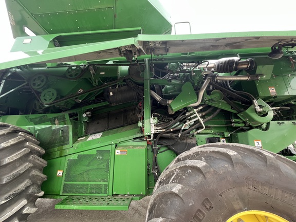 2017 John Deere S690 - Photo21