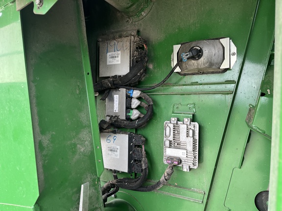 2017 John Deere S690 - Photo25