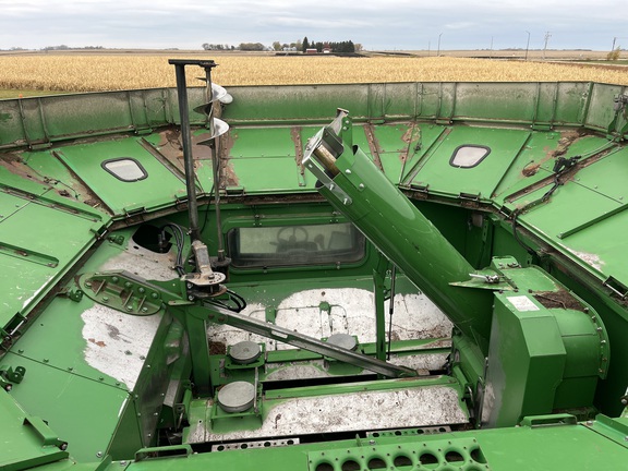 2017 John Deere S690 - Photo26