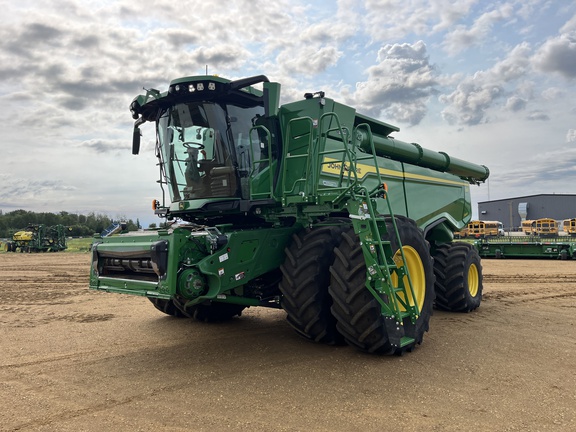 John Deere X9 1100