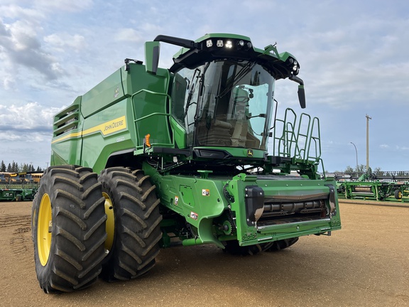 Used 2022 John Deere X9 1100 Combines at Horizon Ag & Turf in High Prairie, AB - Photo4