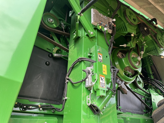 Used 2022 John Deere X9 1100 Combines at Horizon Ag & Turf in High Prairie, AB - Photo14
